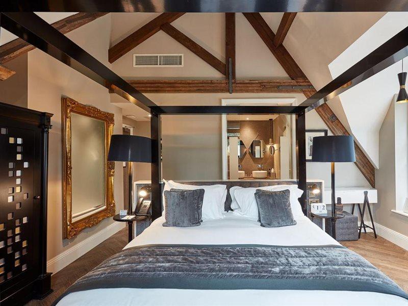 Oddfellows On The Park Чийдъл Екстериор снимка A bedroom at the hotel
