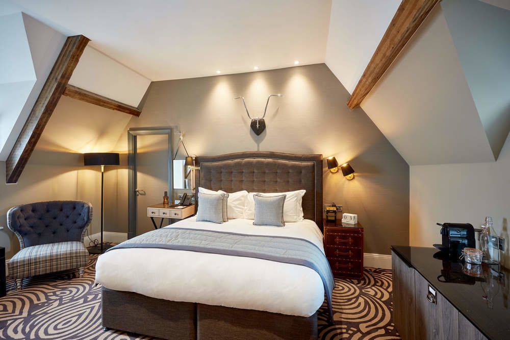 Oddfellows On The Park Чийдъл Екстериор снимка A bedroom at The Ivy Collection