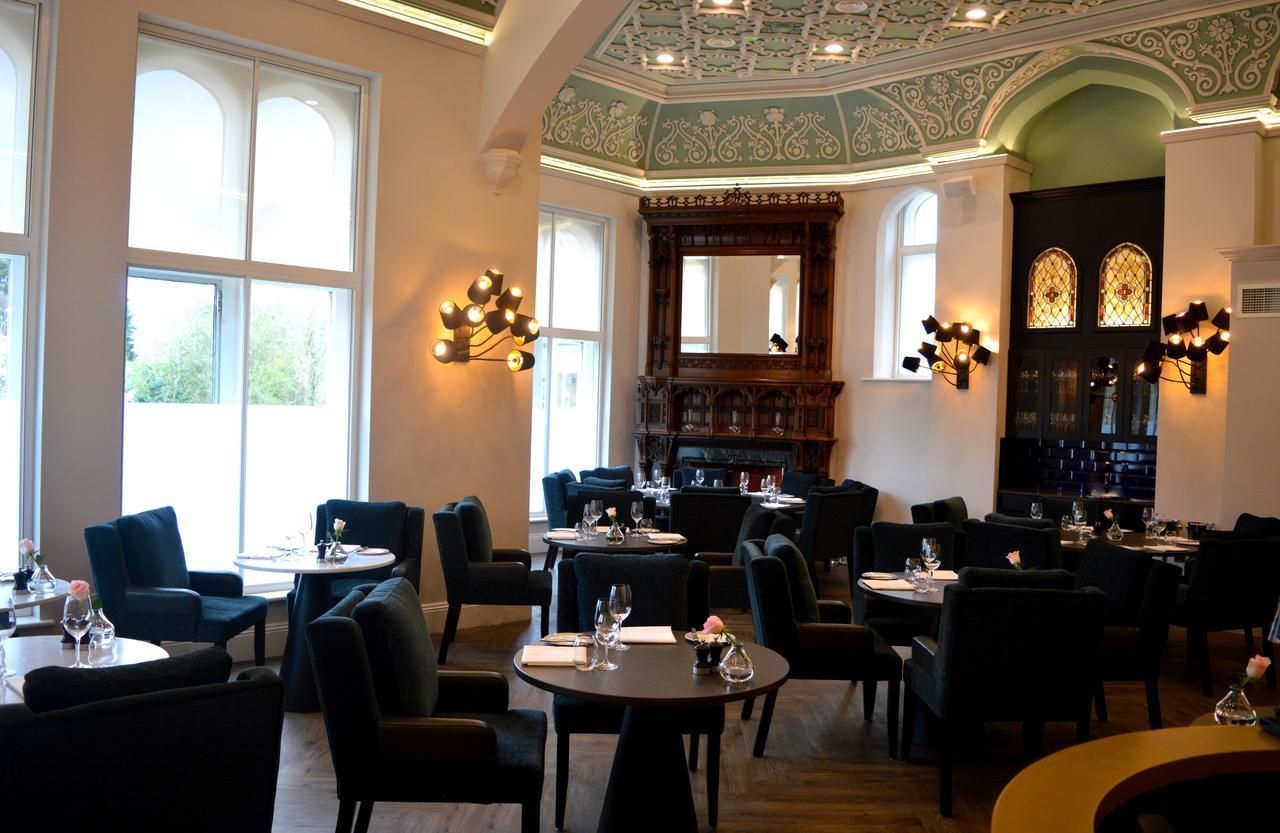 Oddfellows On The Park Чийдъл Екстериор снимка Interior of the restaurant
