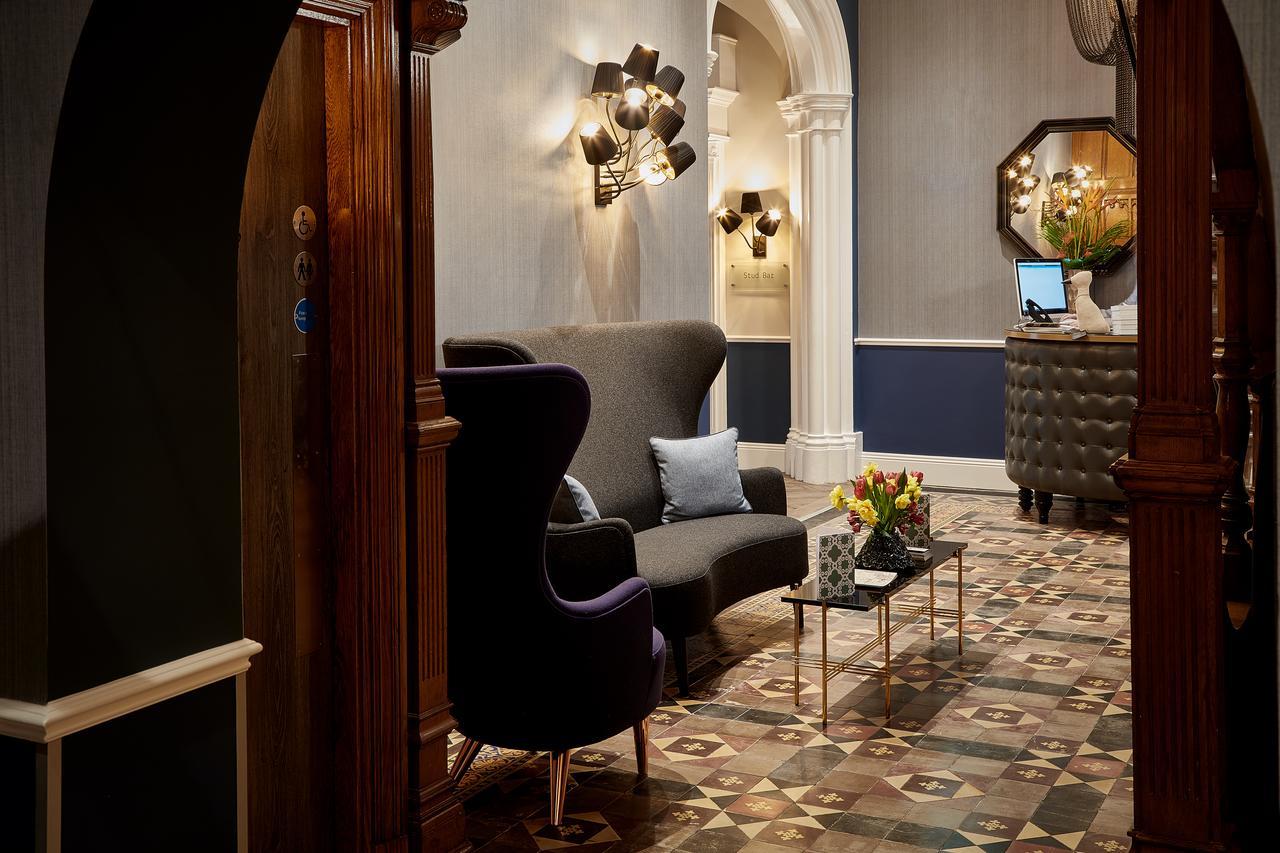 Oddfellows On The Park Чийдъл Екстериор снимка The hotel's lobby