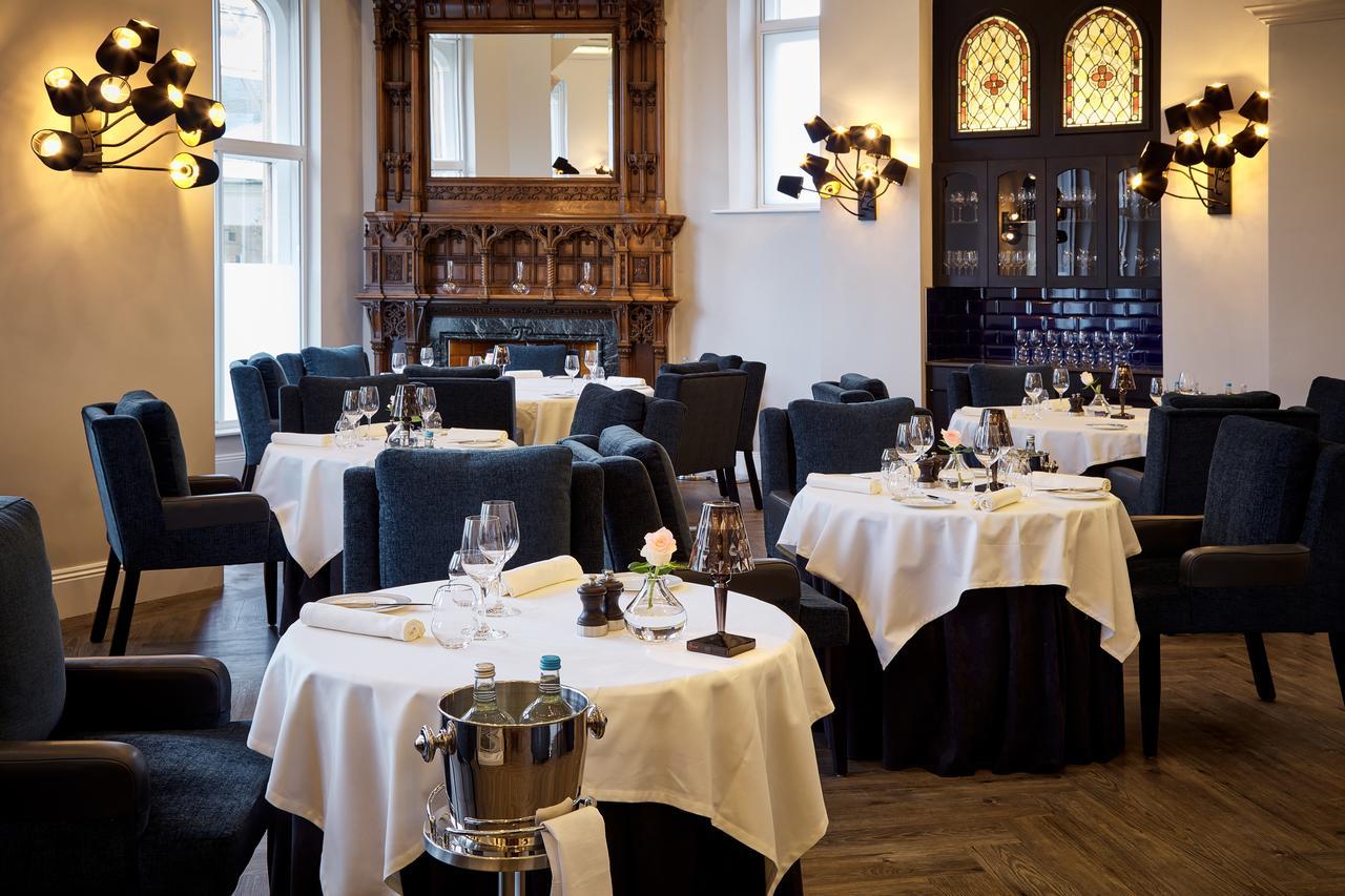 Oddfellows On The Park Чийдъл Екстериор снимка Restaurant AOC