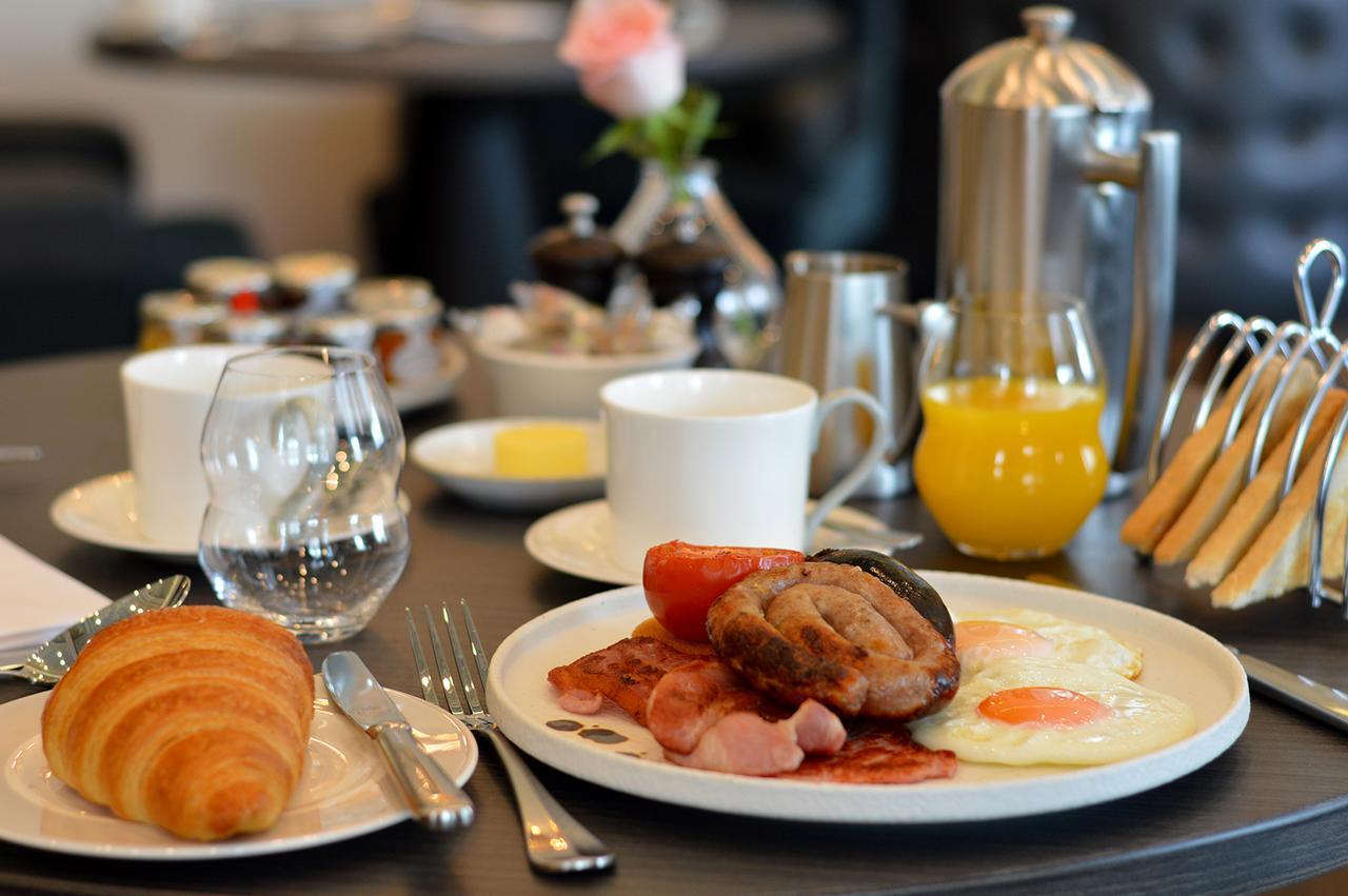 Oddfellows On The Park Чийдъл Екстериор снимка English breakfast