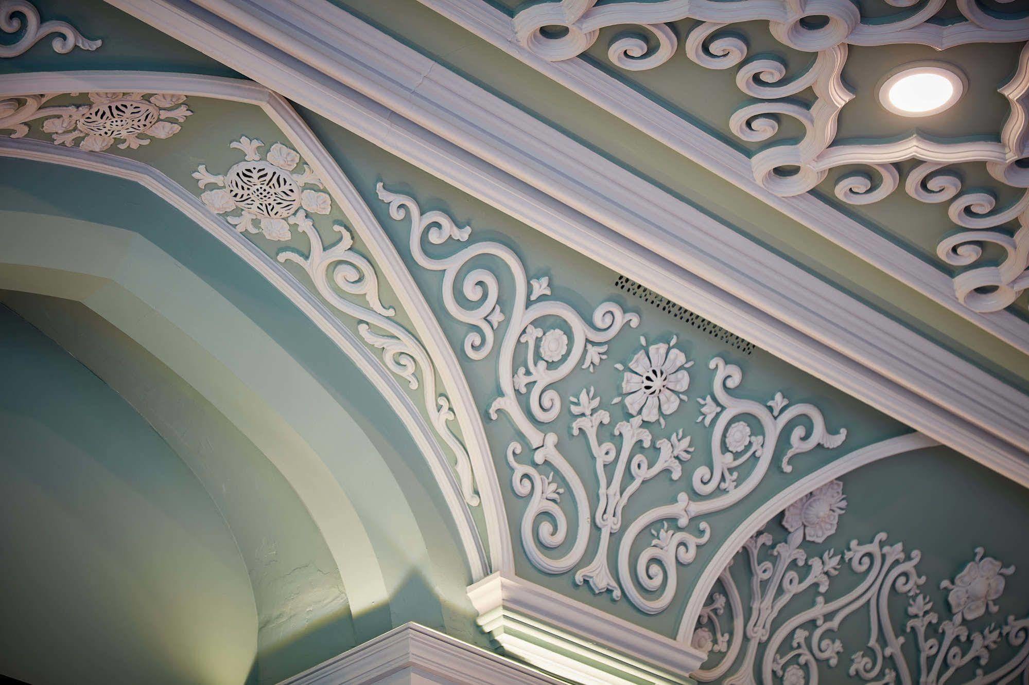 Oddfellows On The Park Чийдъл Екстериор снимка Detail of the ceiling